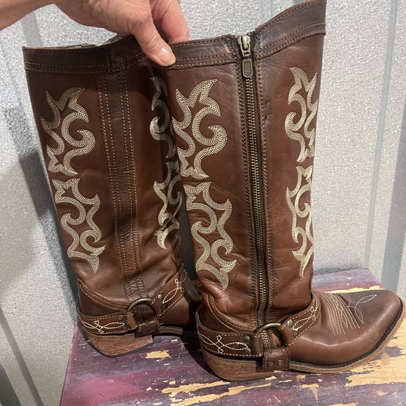 LIBERTY Black Dark Brown Boots with Light Embroidery - Picture 2 of 8